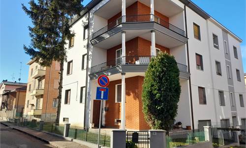 Sassuolo Villa Segre': Casa con 3 appartamenti